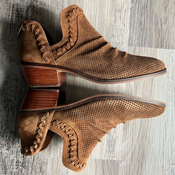 Vince Camuto : Palmina leather bootie - Picture 2 of 10